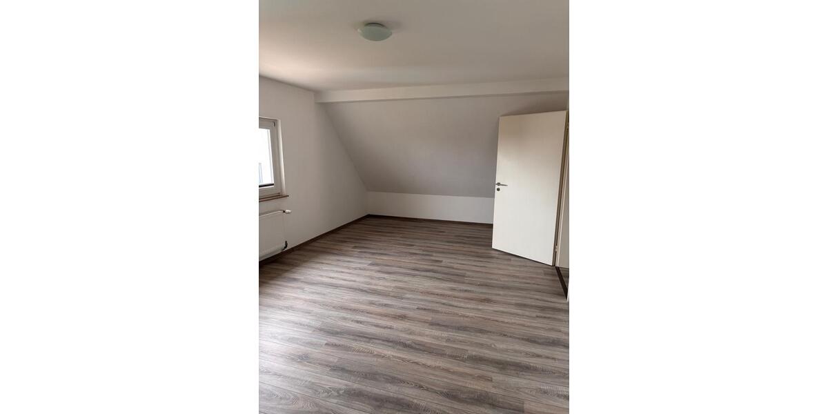 Dachgeschoßwohnung Horn-Bad Meinberg Bad Meinberg - 3 Zimmer, 96 m&sup2;, 700&euro; | Angebot:25872697