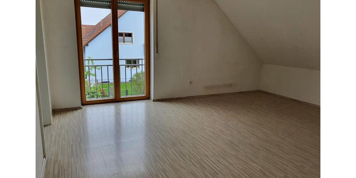 Dachgeschoßwohnung Hilpoltstein - 4 Zimmer, 170 m&sup2;, 1.200&euro; | Angebot:26425712