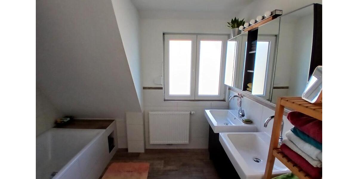 Wohnen auf Zeit Neusäß - 4 Zimmer, 105 m&sup2;, 1.750&euro; | Angebot:26017256