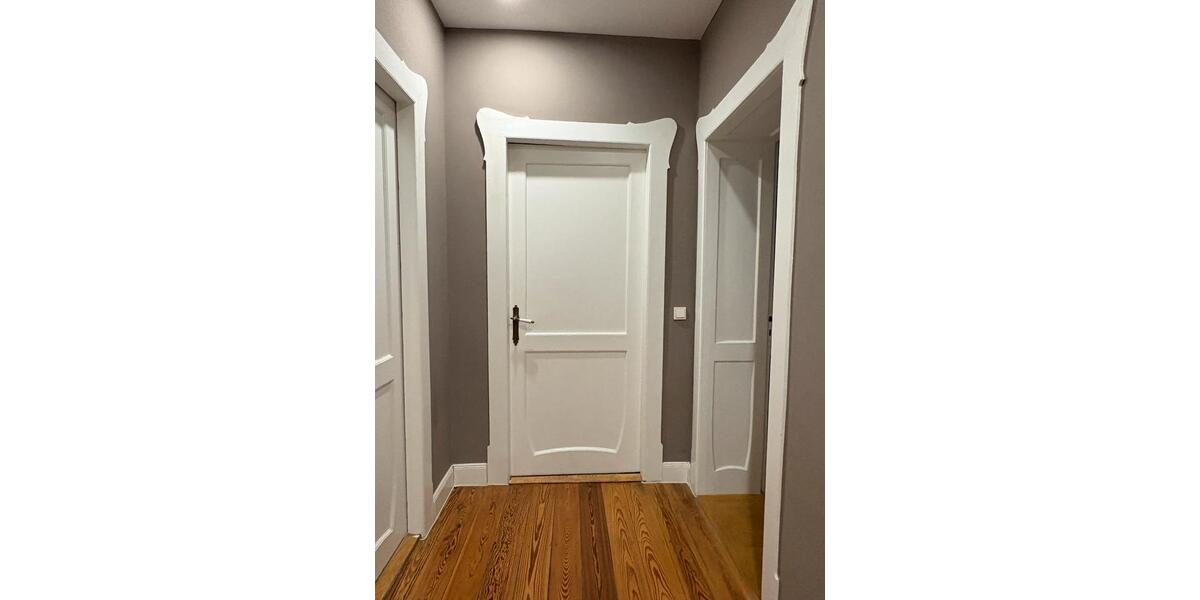 Hochparterre Wiesbaden Klarenthal - 4 Zimmer, 132 m&sup2;, 1.980&euro; | Angebot:25045916