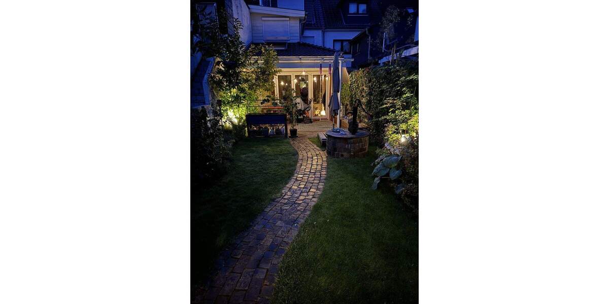 Reihenmittelhaus Hamburg Hausbruch - 5 Zimmer, 100 m&sup2;, 2.200&euro; | Angebot:24763303