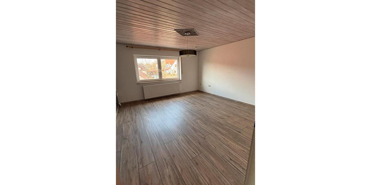 Etagenwohnung Absberg - 5 Zimmer, 106 m&sup2;, 840&euro; | Angebot:26040551