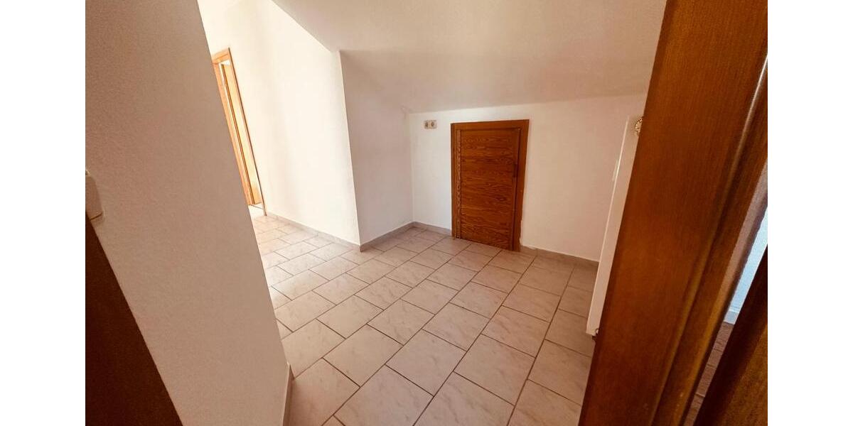 Dachgeschoßwohnung Wurzbach - 3 Zimmer, 63 m&sup2;, 380&euro; | Angebot:26544352