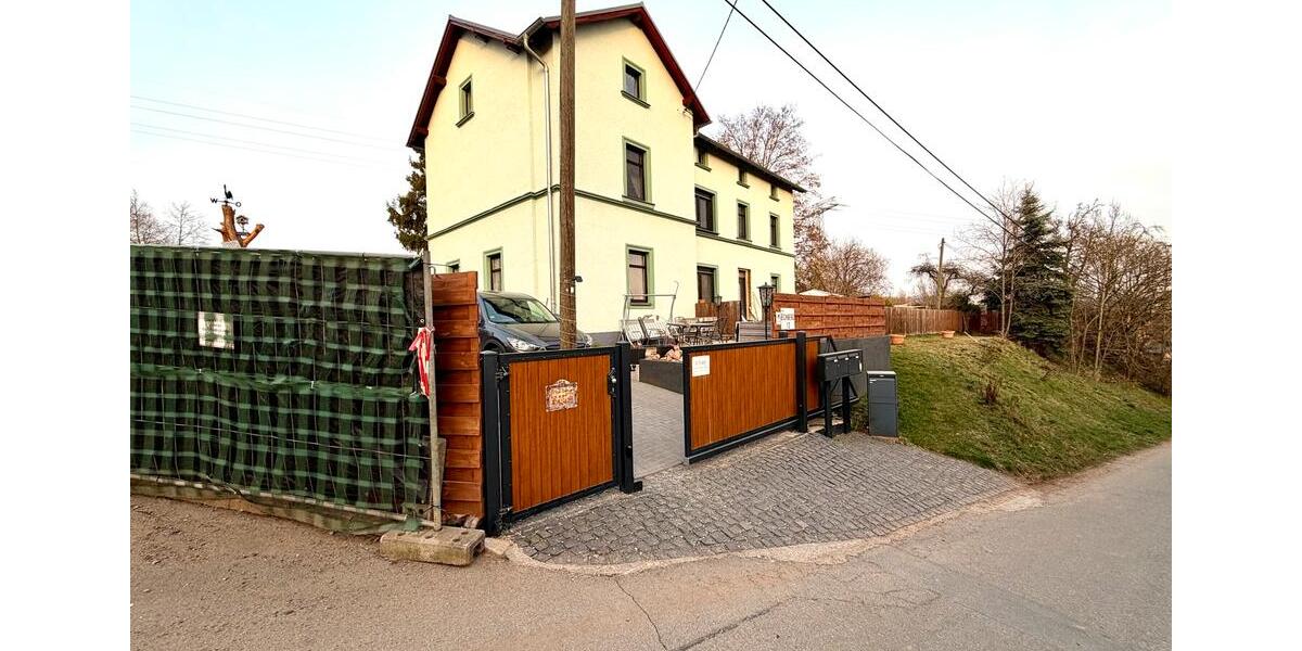 Etagenwohnung Werdau - 4 Zimmer, 100 m&sup2;, 1.100&euro; | Angebot:25421327