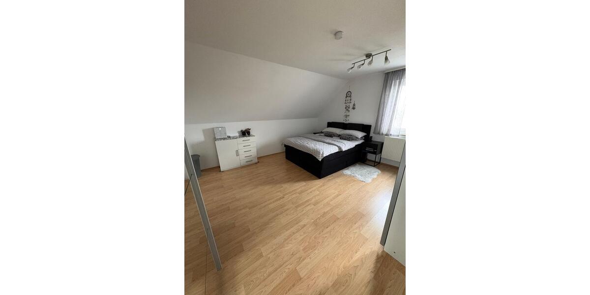 Dachgeschoßwohnung Aurach - 4 Zimmer, 105 m&sup2;, 580&euro; | Angebot:26049418