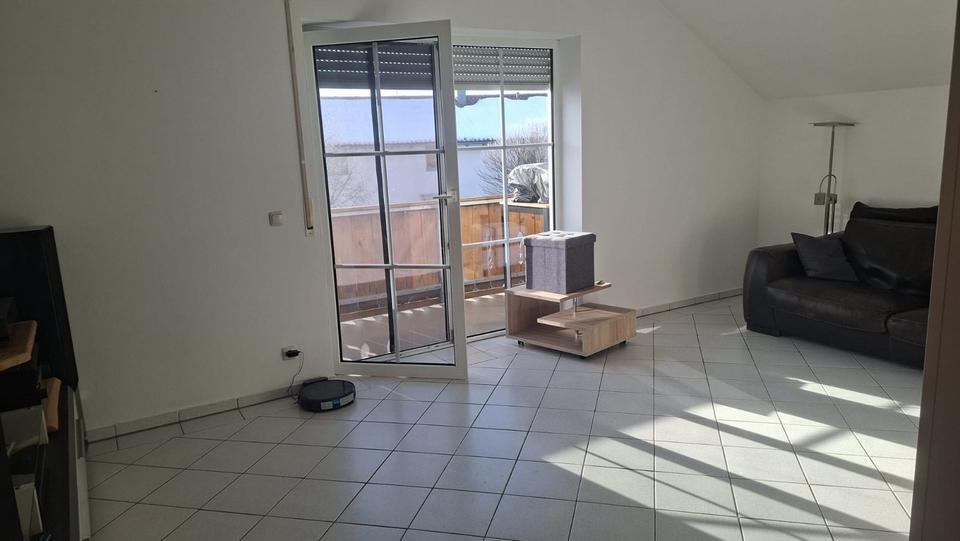 Etagenwohnung Hengersberg - 3 Zimmer, 115 m&sup2;, 880&euro; | Angebot:24787618