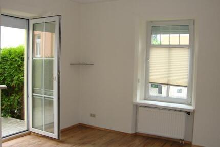 Wohnung Löbau - 2 Zimmer, 65 m&sup2;, 380&euro; | Angebot:25053104