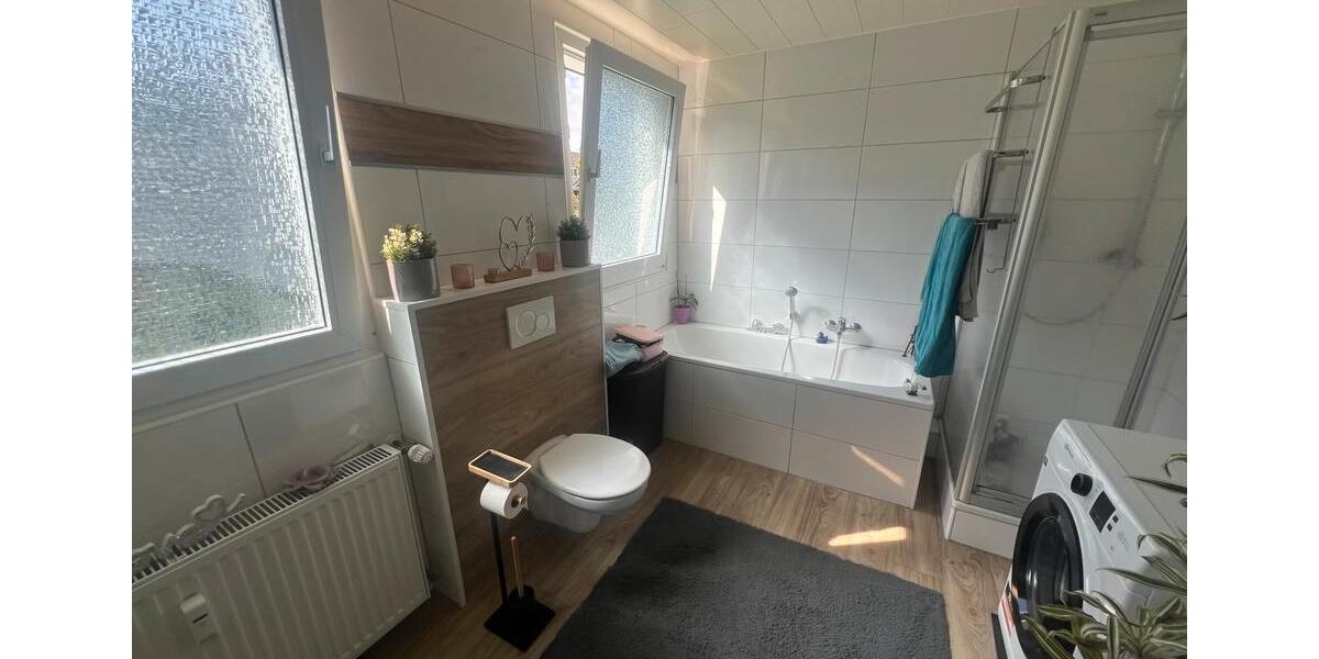 Dachgeschoßwohnung Lindlar - 3 Zimmer, 95 m&sup2;, 800&euro; | Angebot:26670821