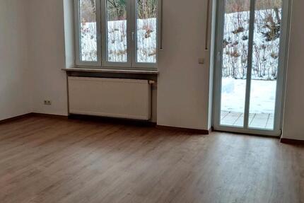 Wohnung Schöllnach - 2 Zimmer, 68 m&sup2;, 570&euro; | Angebot:24742155