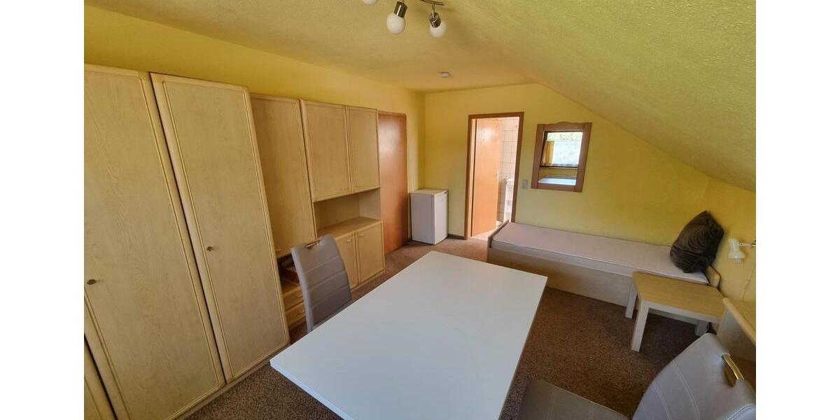 Dachgeschoßwohnung Illertissen - 1 Zimmer, 21 m&sup2;, 260&euro; | Angebot:24713556