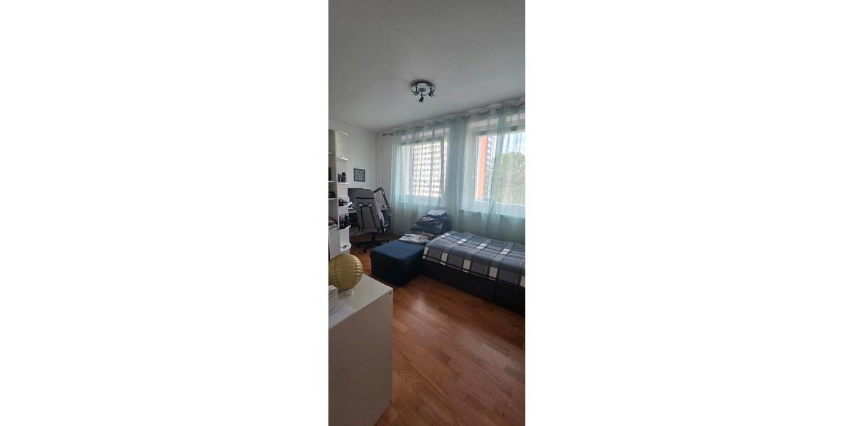 Etagenwohnung Rostock Evershagen - 3 Zimmer, 106 m&sup2;, 1.000&euro; | Angebot:26651736