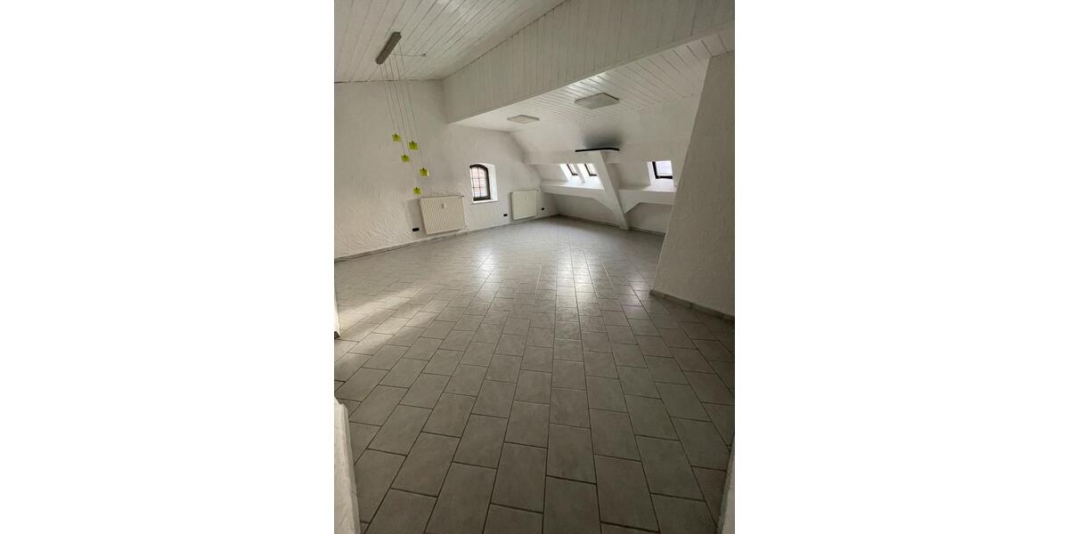 Dachgeschoßwohnung Oberthal - 3 Zimmer, 103 m&sup2;, 800&euro; | Angebot:26232578