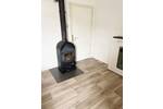 Zentral und schön renoviert: Helle 2-Zimmer-Wohnung + Essküche + Bad, etc., im 1. Stock!