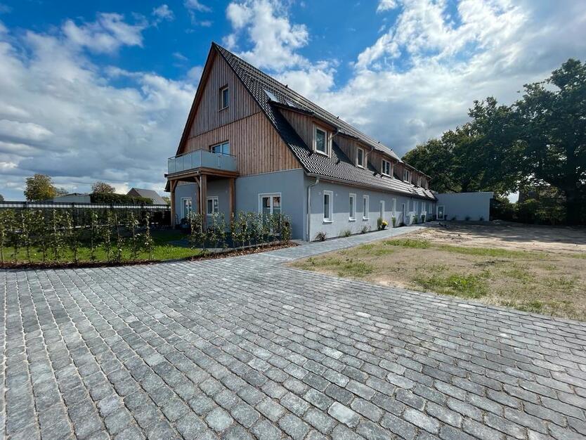 Modernes Wohnen im Neubau: Maisonette mit Dachterrasse