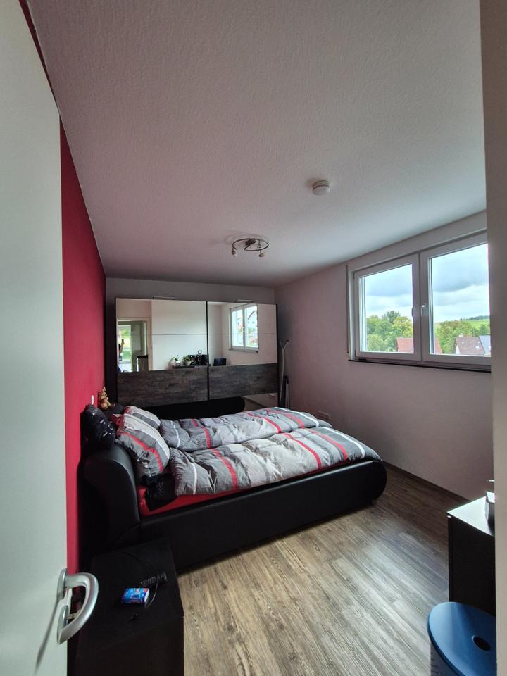 2-ZimmerDG-Wohnung mit EBK, Balkon und Stellplatz in Fr.-Crumbach zimmer
