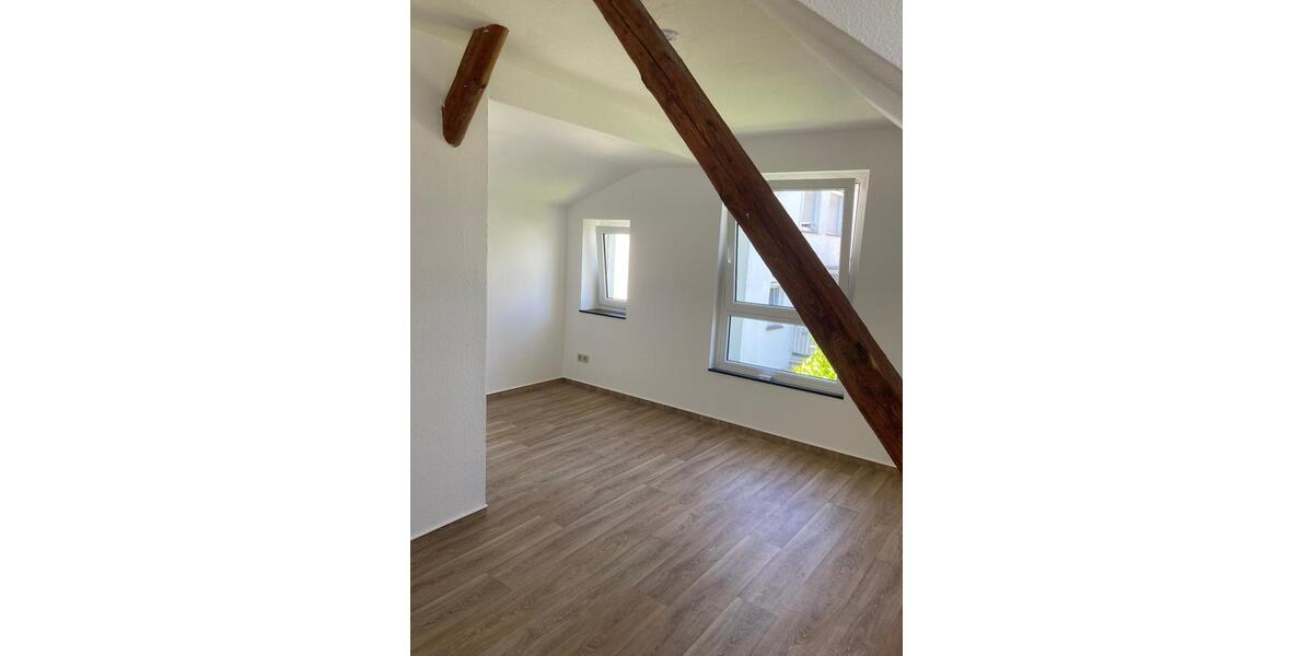 Dachgeschoßwohnung Bad Driburg - 4 Zimmer, 110 m&sup2;, 690&euro; | Angebot:26665405