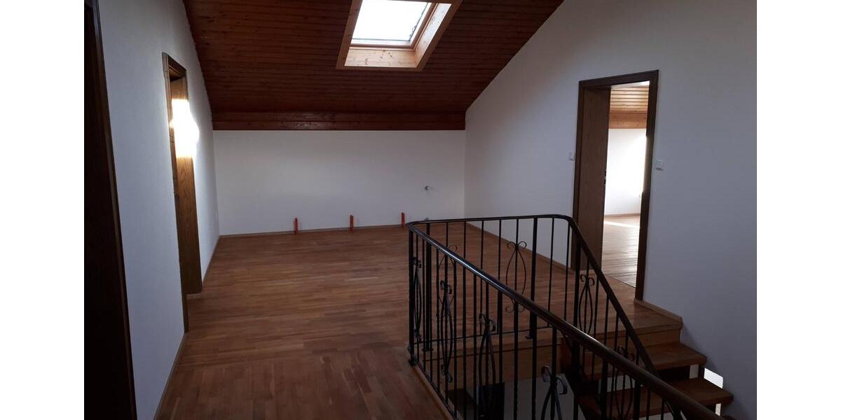 Einfamilienhaus Aßling - 8 Zimmer, 270 m&sup2;, 3.445&euro; | Angebot:25806117