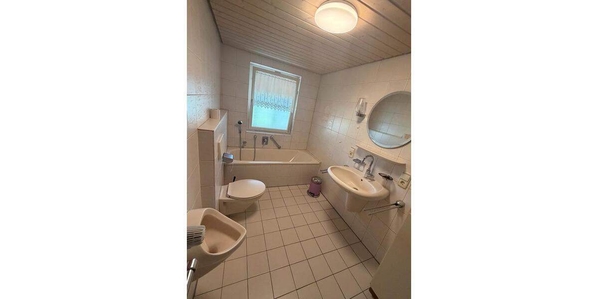 Dachgeschoßwohnung Immendingen - 3 Zimmer, 90 m&sup2;, 1.100&euro; | Angebot:26563732