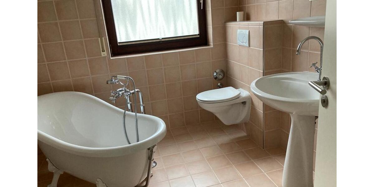 Dachgeschoßwohnung Fulda Aschenberg - 4 Zimmer, 100 m&sup2;, 950&euro; | Angebot:25173710