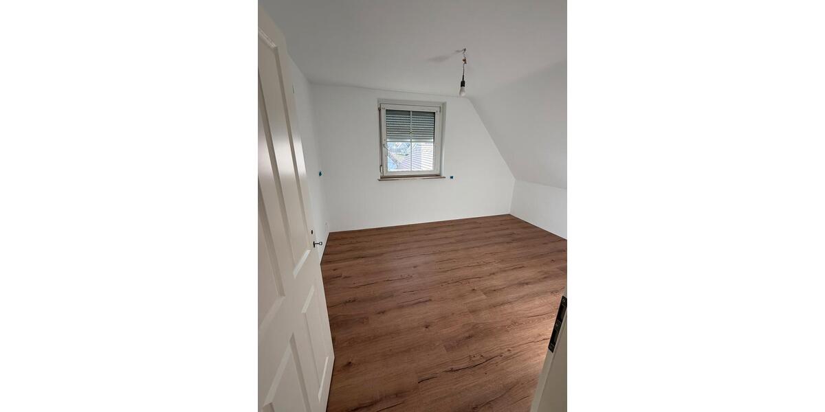 Etagenwohnung Gunzenhausen - 3 Zimmer, 92 m&sup2;, 1.050&euro; | Angebot:26095387