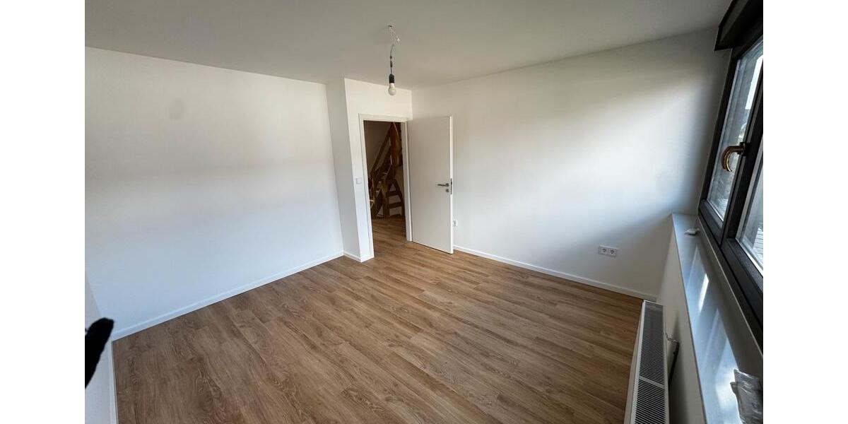 Reihenhaus Lohmar - 6 Zimmer, 170 m&sup2;, 2.350&euro; | Angebot:26345389