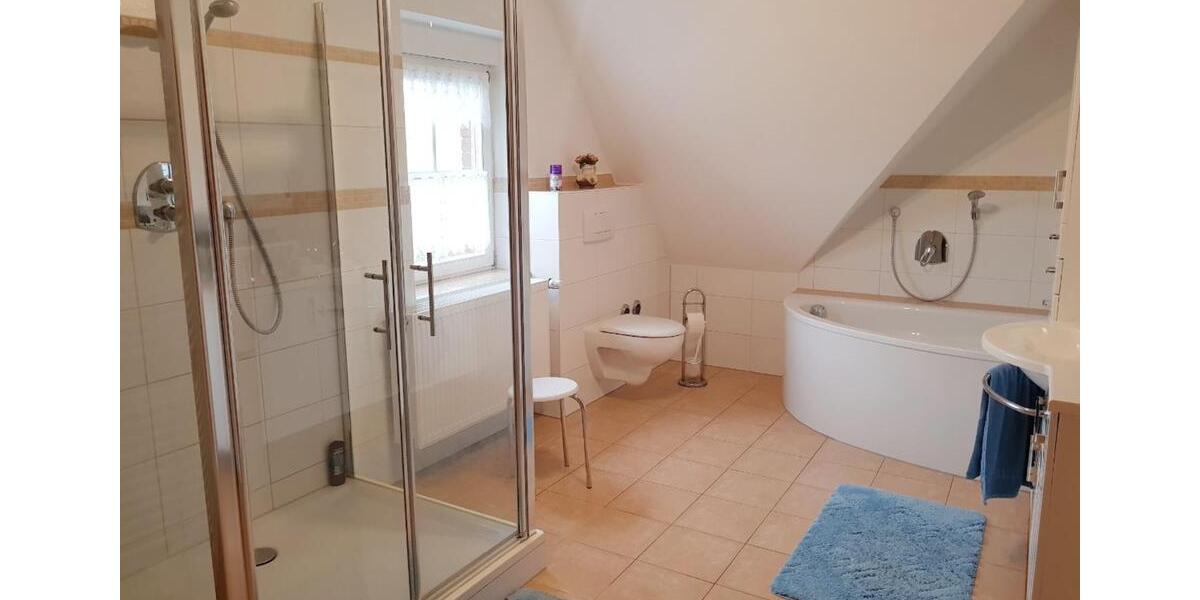 Dachgeschoßwohnung Niederorschel - 4 Zimmer, 80 m&sup2;, 25&euro; | Angebot:17557320