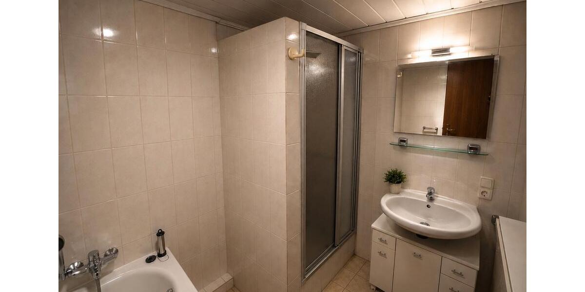 Etagenwohnung Kenn - 2 Zimmer, 83 m&sup2;, 620&euro; | Angebot:26699984