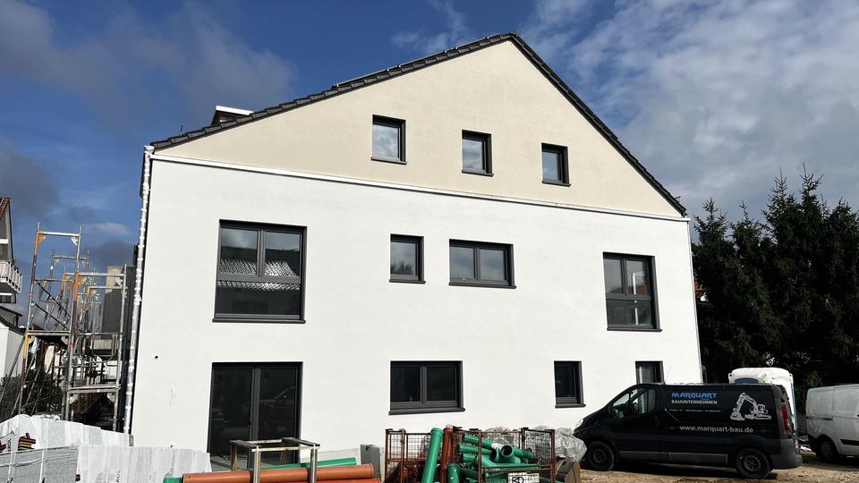 Erstbezug: stilvolle DG Wohnung mit großzügiger Loggia 3 zimmer