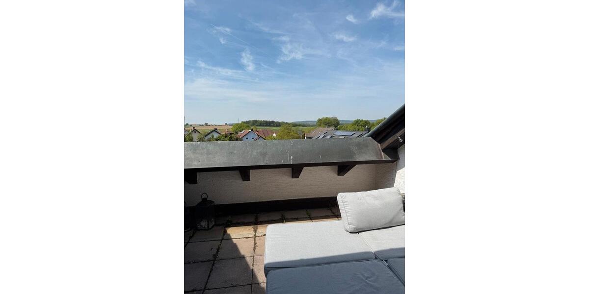 Dachgeschoßwohnung Bayreuth Meyernberg - 2 Zimmer, 106 m&sup2;, 900&euro; | Angebot:26661536