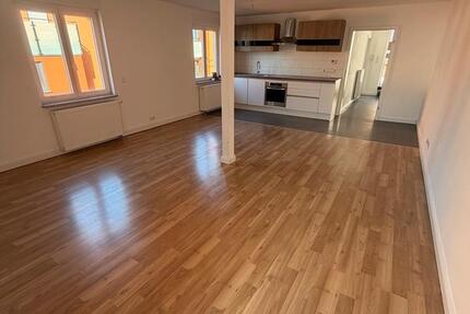 Wohnung Ettlingen - 3 Zimmer, 110 m&sup2;, 1.100&euro; | Angebot:25990844