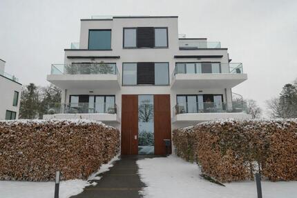 Haus Rastede - 2 Zimmer, 147 m&sup2;, 1.770&euro; | Angebot:25102315