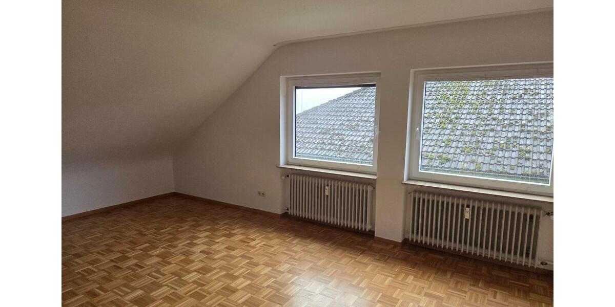 Dachgeschoßwohnung Mettlach - 3.5 Zimmer, 122 m&sup2;, 950&euro; | Angebot:24940943