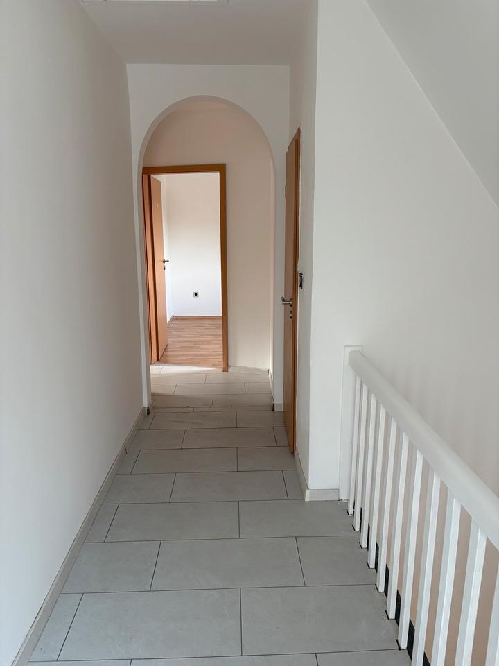 Neu renoviertes Einfamilienhaus mit Garten & Stellplatz