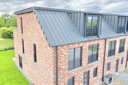 Haus zum Mieten in Schönberg (Holstein) 2.200 € 186.5 m² 5 zimmer