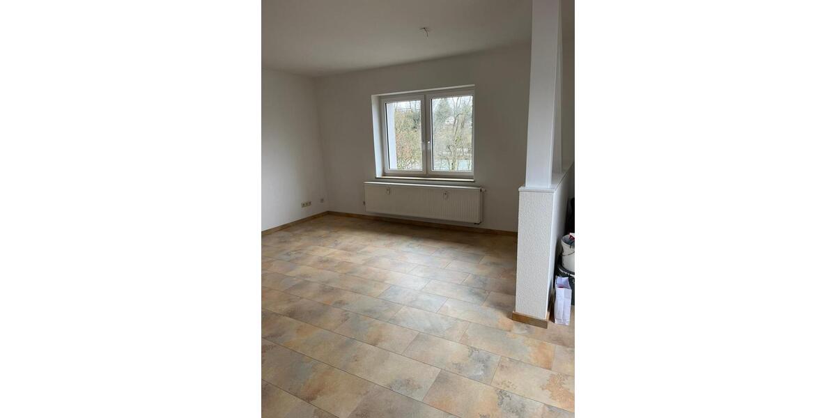 Dachgeschoßwohnung Stollberg (Erzgebirge) - 3 Zimmer, 80 m&sup2;, 560&euro; | Angebot:25171994