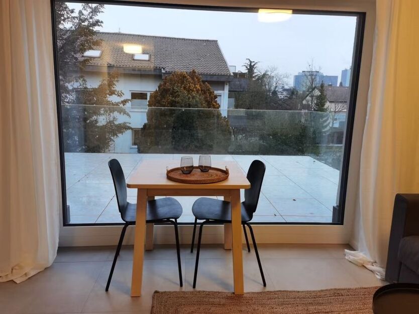 Möbliertes 2-Zimmer-Wohnung mit Terrasse im beliebten Märchenviertel