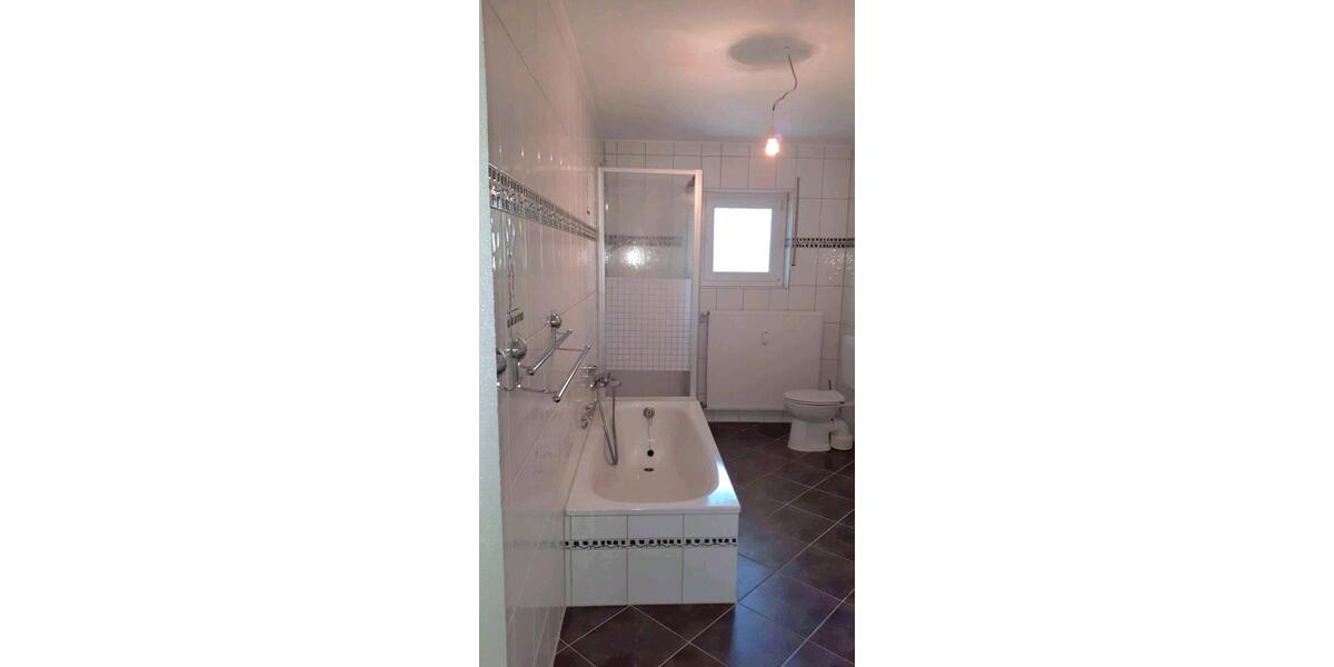 Erdgeschoßwohnung Riegelsberg - 4 Zimmer, 104 m&sup2;, 800&euro; | Angebot:27700884
