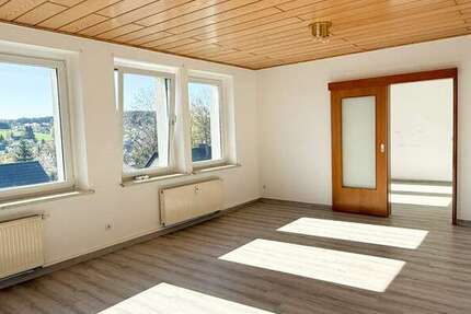 Wohnung Geyer - 4 Zimmer, 93 m&sup2;, 520&euro; | Angebot:26393133