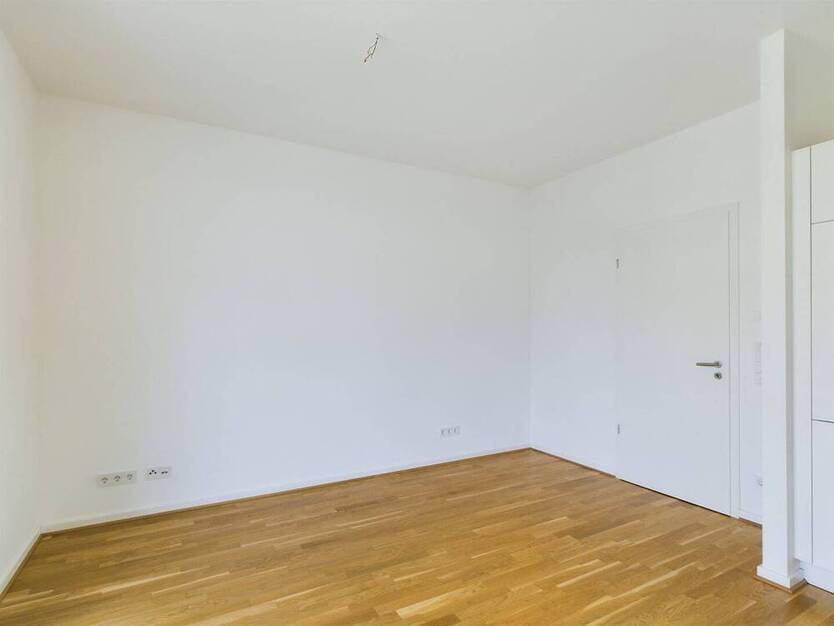 Moderne + großzügige 1-Zimmer-Wohnung mit Balkon zum Innenhof - barrierearmes Apartment | MaryAnn