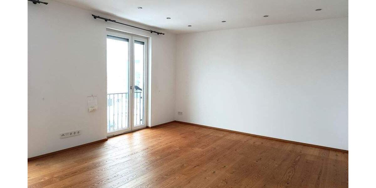 Etagenwohnung Zwenkau - 3 Zimmer, 108 m&sup2;, 1.499&euro; | Angebot:25736432