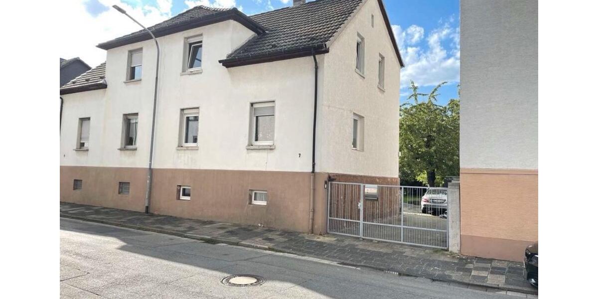 Gepflegte Doppelhaushälfte mit großem Garten & Hof 4 zimmer