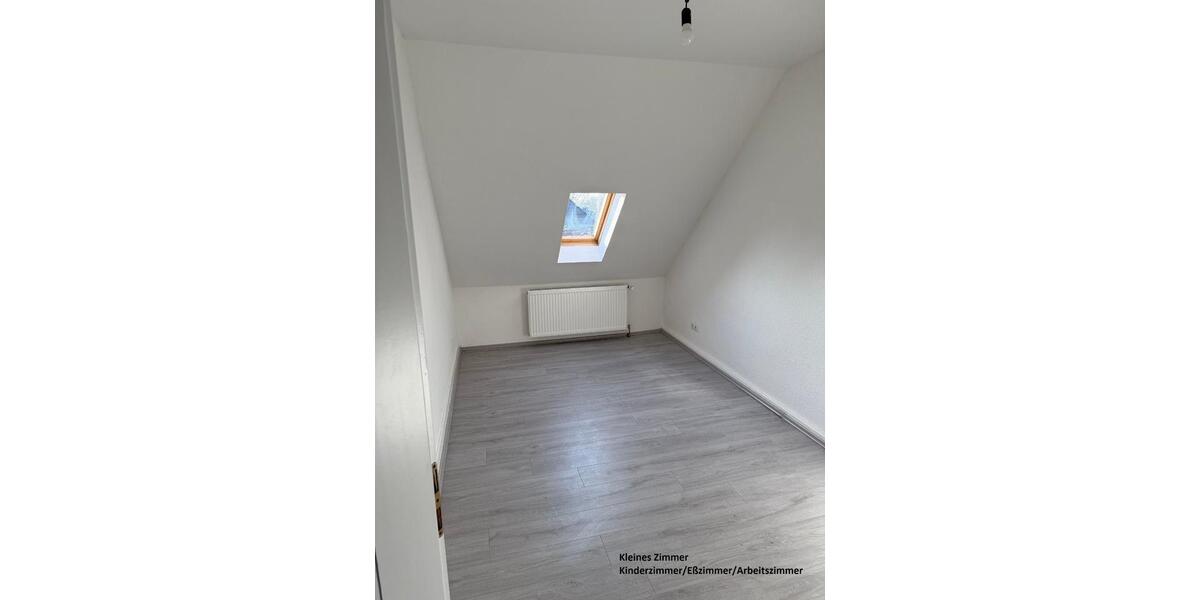Dachgeschoßwohnung Gelsenkirchen - 3.5 Zimmer, 60 m&sup2;, 490&euro; | Angebot:25017144