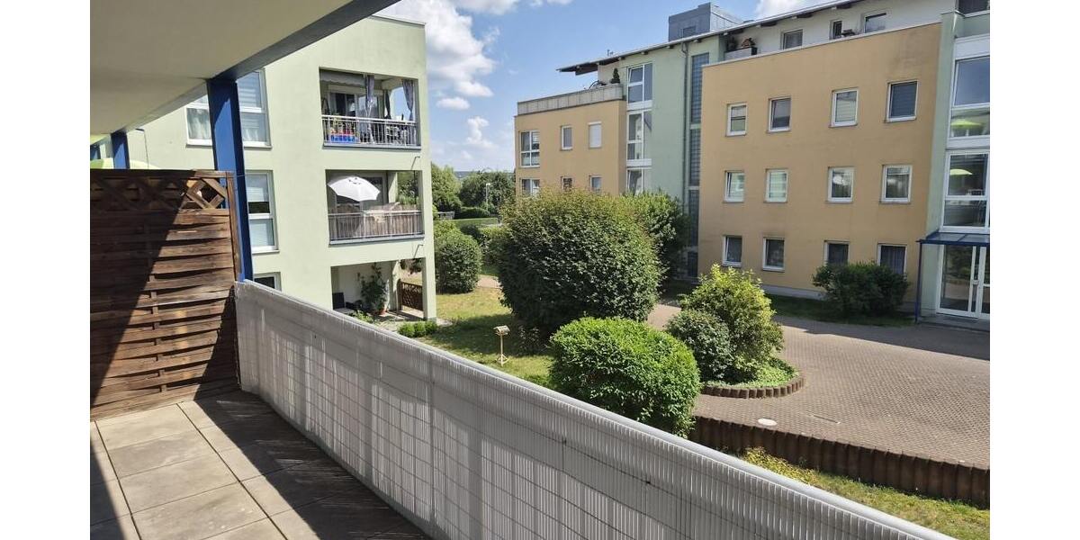 Grüne Aussichten inklusive! Helle 2-Zimmer-Wohnung mit Balkon - Etagenwohnung Chemnitz Ebersdorf | Angebot:27023731