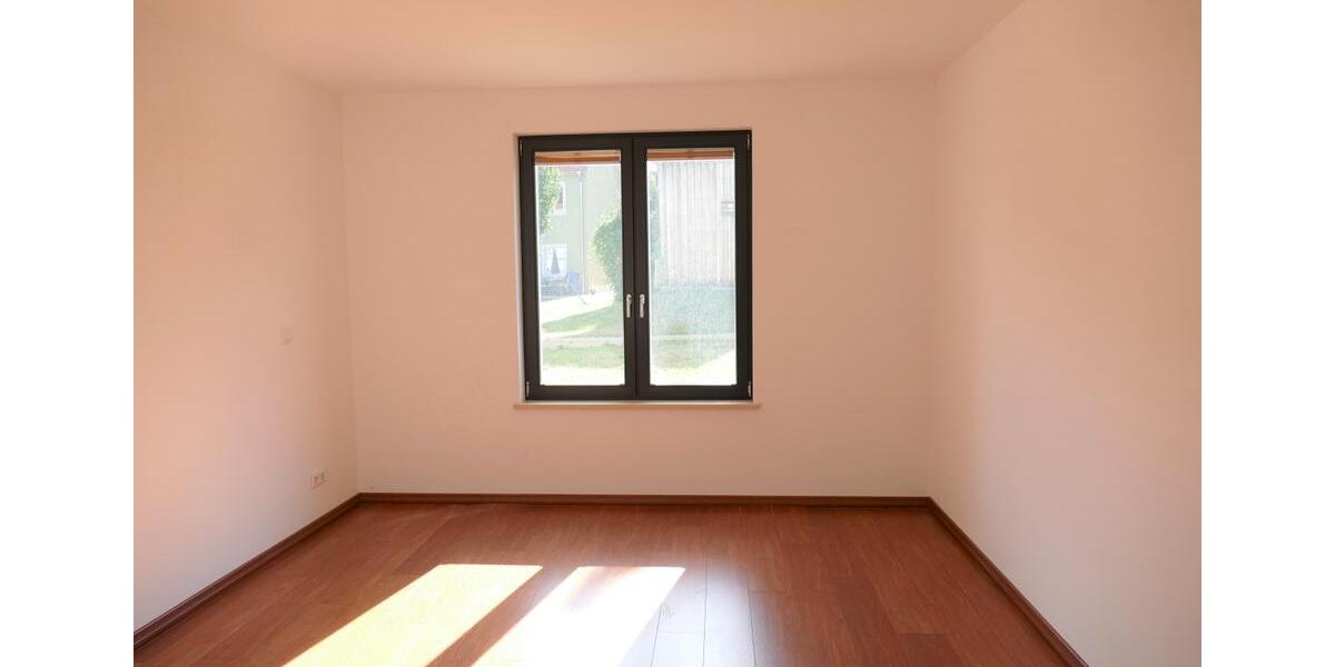 Erdgeschoßwohnung Naumburg (Saale) - 2 Zimmer, 70 m&sup2;, 663&euro; | Angebot:26278061