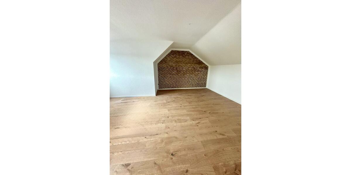 Dachgeschoßwohnung Übach-Palenberg Palenberg - 3 Zimmer, 95 m&sup2;, 750&euro; | Angebot:25178497