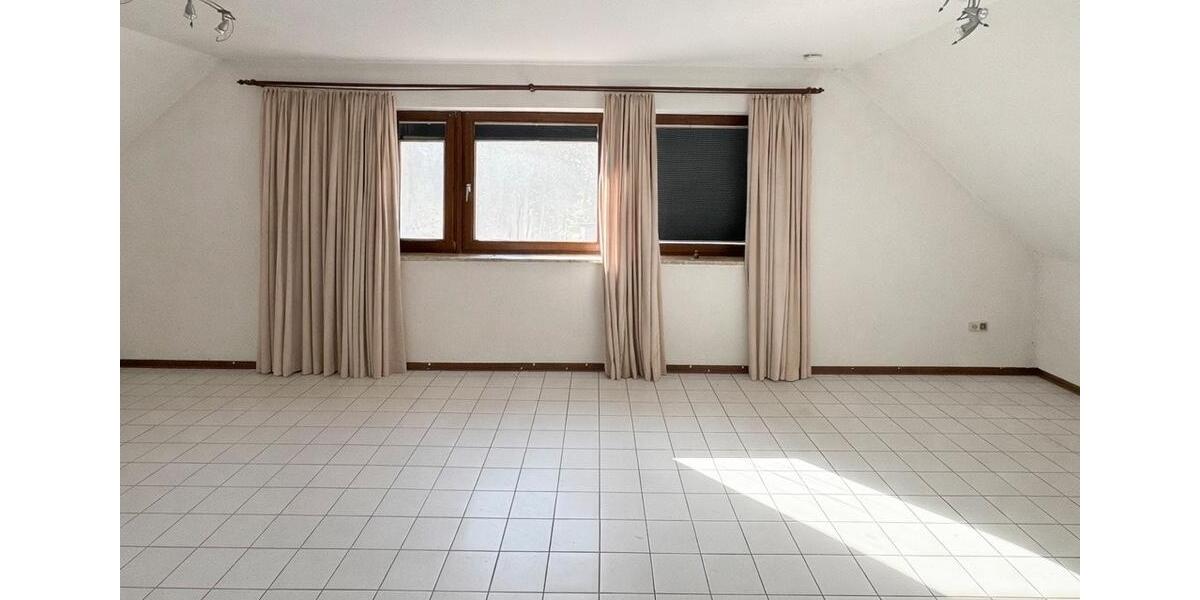 Dachgeschoßwohnung Burg (Dithmarschen) - 3 Zimmer, 72 m&sup2;, 550&euro; | Angebot:25902877