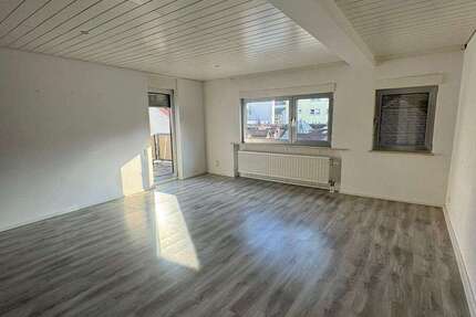 Wohnung Sinsheim - 4 Zimmer, 110 m&sup2;, 1.300&euro; | Angebot:27129654