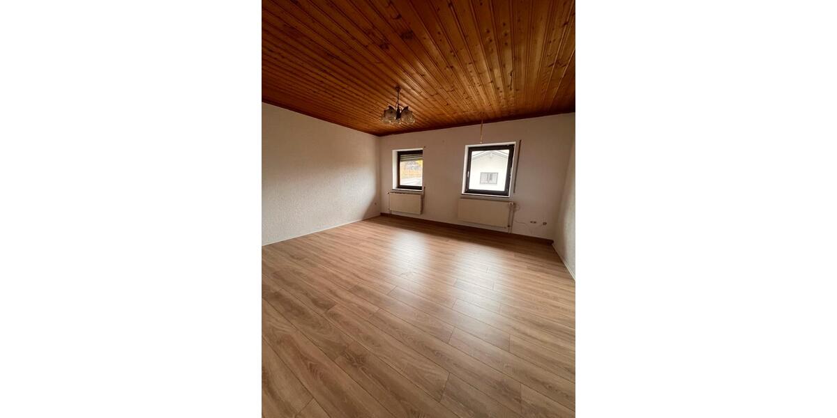 Große Wohnung in Hinterbuchberg Neukirchen 8 zimmer