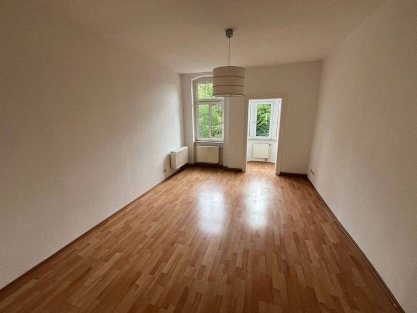 4 Raum Wohnung mit Balkon Wanne Dusche Designbelag im Nettelbeckufer Erfurter-Mühlenviertel