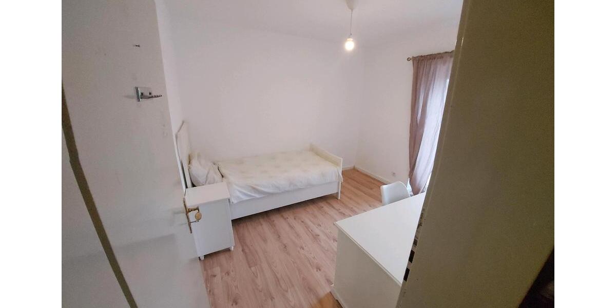 Wohnen auf Zeit Saarbrücken West - 4 Zimmer, 74 m&sup2;, 15&euro; | Angebot:24527998